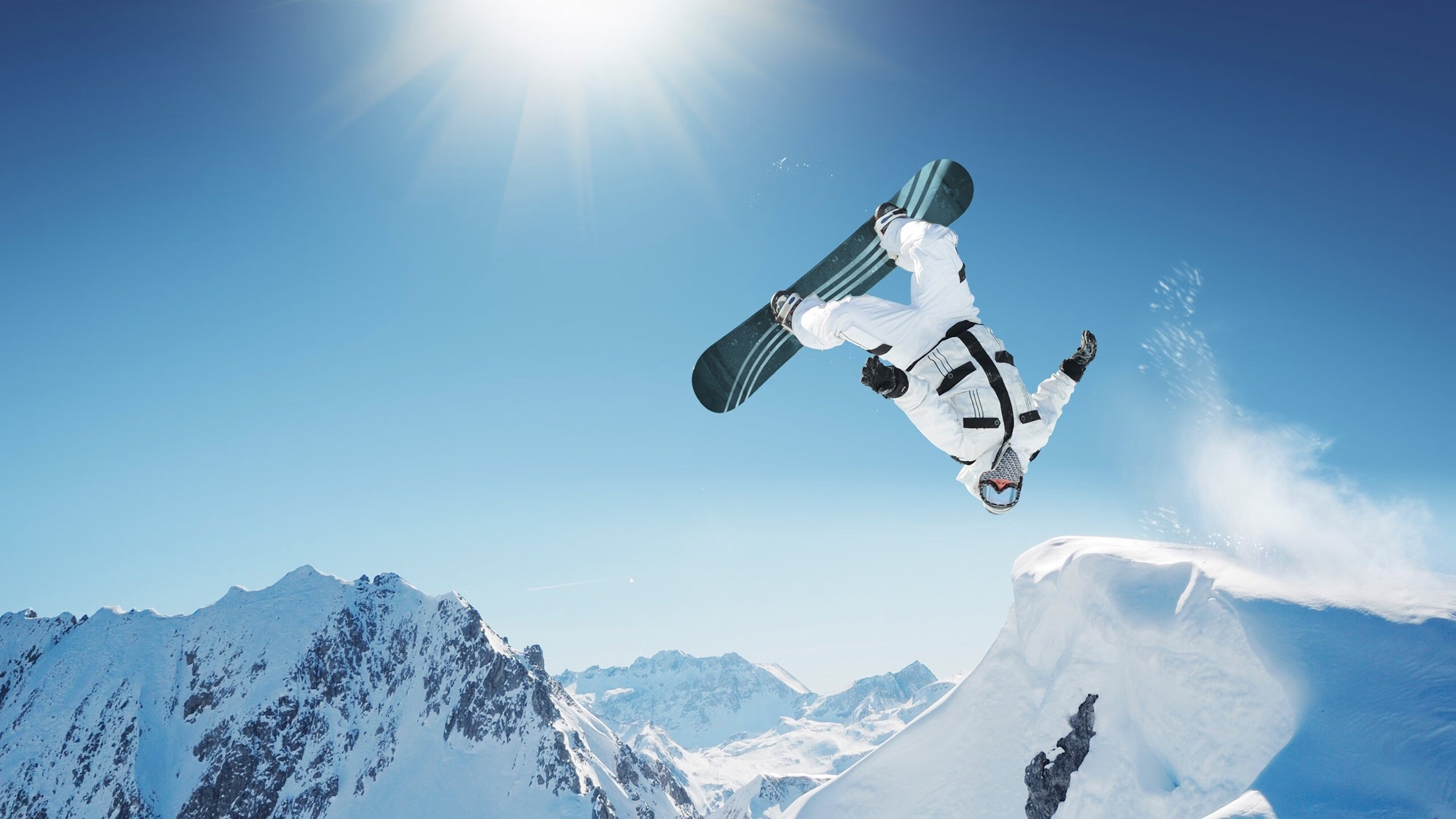 “马科斯·莫奇的全能防守与高效协作,推动美洲狮队持续向前”