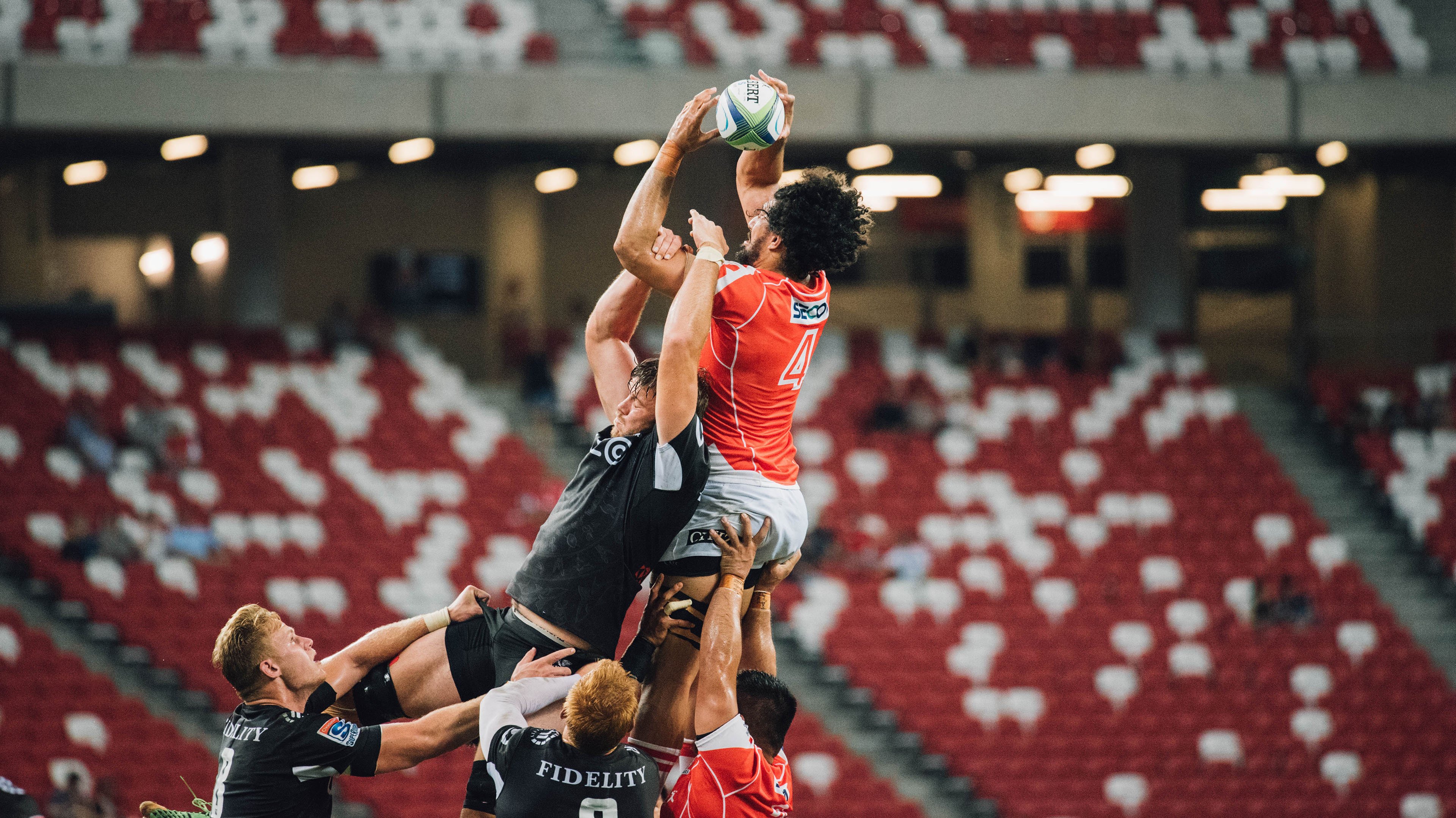 英超积分激烈角逐，冠军悬念渐趋明朗